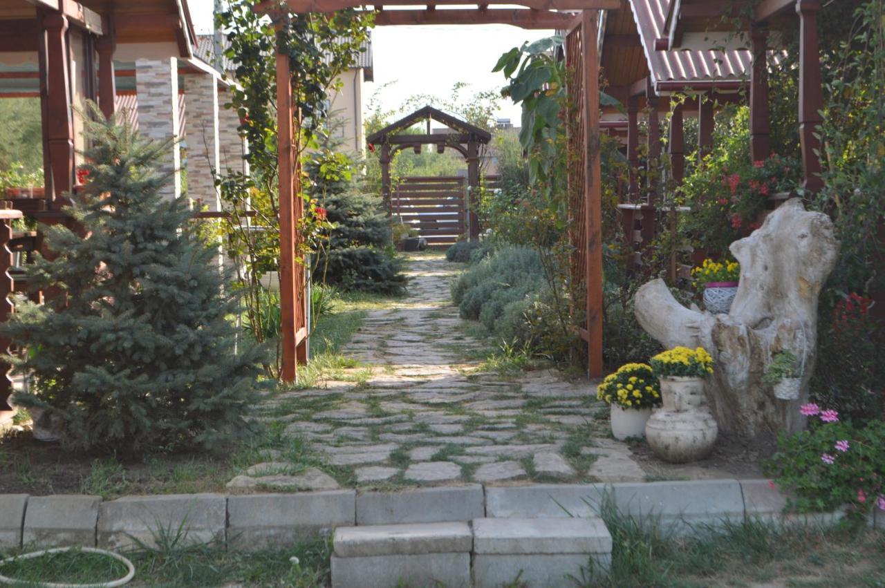Cabane De Lemn Costinesti Buitenkant foto
